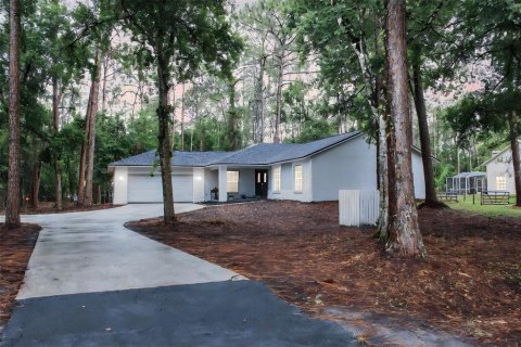 House in Wesley Chapel, Florida 3 bedrooms, 156.45 sq.m. № 1759445 - photo 12