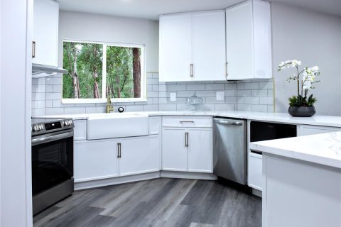 House in Wesley Chapel, Florida 3 bedrooms, 156.45 sq.m. № 1759445 - photo 3