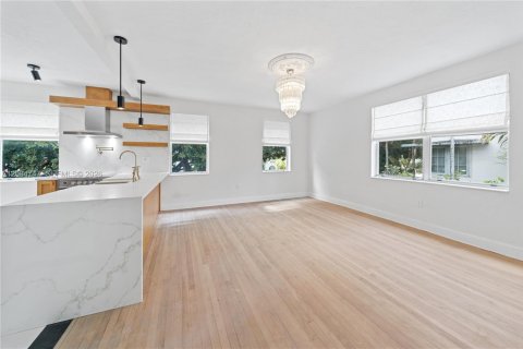 Apartamento en alquiler en Miami Beach, Florida, 2 dormitorios, 92.9 m2 № 2401430 - foto 4