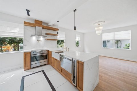 Apartamento en alquiler en Miami Beach, Florida, 2 dormitorios, 92.9 m2 № 2401430 - foto 7