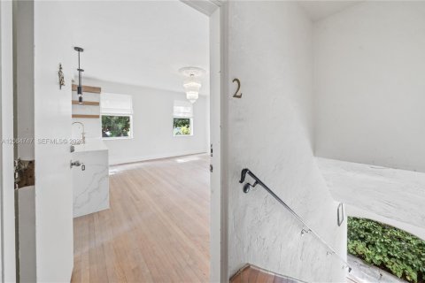 Apartamento en alquiler en Miami Beach, Florida, 2 dormitorios, 92.9 m2 № 2401430 - foto 3