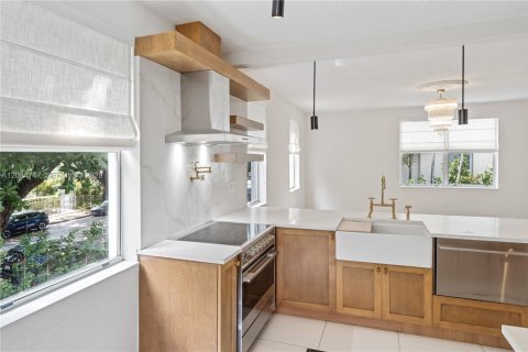Apartamento en alquiler en Miami Beach, Florida, 2 dormitorios, 92.9 m2 № 2401430 - foto 9