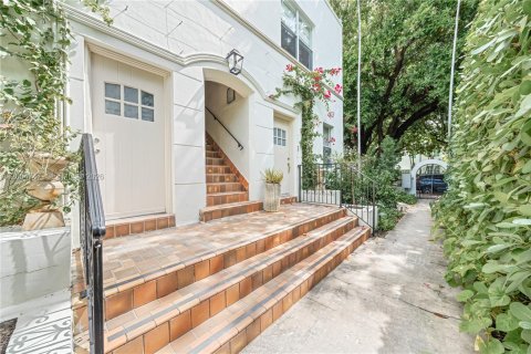 Apartamento en alquiler en Miami Beach, Florida, 2 dormitorios, 92.9 m2 № 2401430 - foto 2