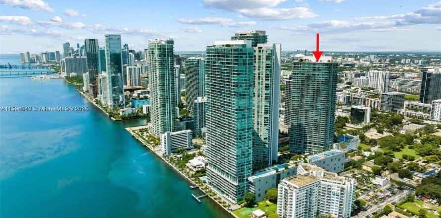 Condominio en Miami, Florida, 2 dormitorios № 1870005