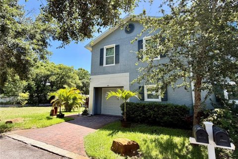 Townhouse in Dunedin, Florida 3 bedrooms, 159.05 sq.m. № 2239278