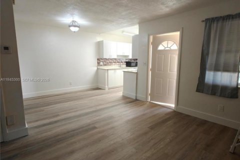 Condominio en alquiler en Hallandale Beach, Florida, 1 dormitorio, 65.22 m2 № 2001773 - foto 4