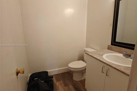 Condominio en alquiler en Hallandale Beach, Florida, 1 dormitorio, 65.22 m2 № 2001773 - foto 7