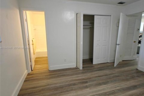 Condominio en alquiler en Hallandale Beach, Florida, 1 dormitorio, 65.22 m2 № 2001773 - foto 9