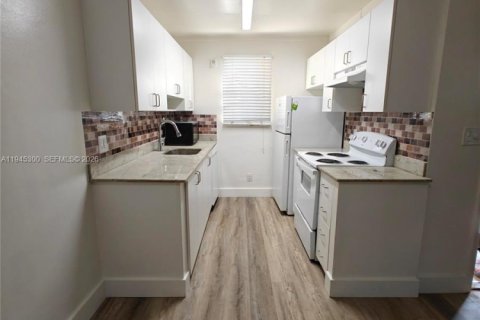 Condominio en alquiler en Hallandale Beach, Florida, 1 dormitorio, 65.22 m2 № 2001773 - foto 6