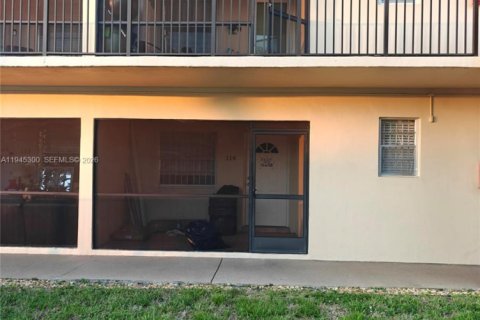 Condominio en Hallandale Beach, Florida, 1 dormitorio № 2001773