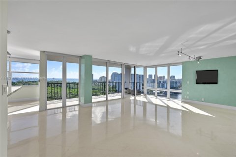 Condominio en venta en Fort Lauderdale, Florida, 2 dormitorios, 150.5 m2 № 1982255 - foto 6