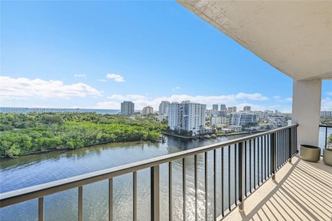 Condominio en venta en Fort Lauderdale, Florida, 2 dormitorios, 150.5 m2 № 1982255 - foto 19
