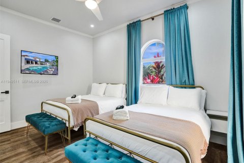 House in Hollywood, Florida 5 bedrooms, 268.39 sq.m. № 2000359 - photo 25