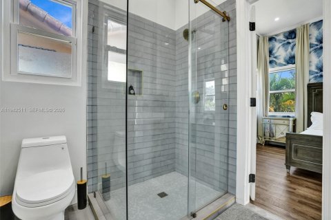 House in Hollywood, Florida 5 bedrooms, 268.39 sq.m. № 2000359 - photo 21