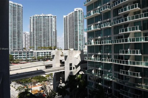 Condo in Miami, Florida, 2 bedrooms  № 2013198