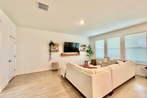 Villa ou maison à louer à Land O' Lakes, Floride: 5 chambres, 300.26 m2 № 2406386 - photo 8
