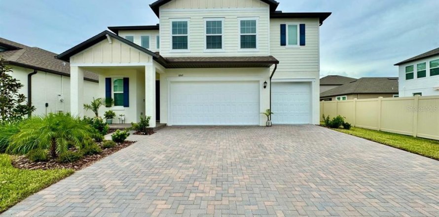 Villa ou maison à Land O' Lakes, Floride 5 chambres, 300.26 m2 № 2406386