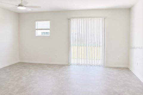 Adosado en venta en Kissimmee, Florida, 3 dormitorios, 166.57 m2 № 2230478 - foto 3