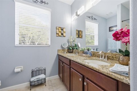 House in Winter Haven, Florida 4 bedrooms, 212 sq.m. № 2232494 - photo 10