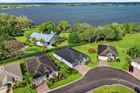 House in Winter Haven, Florida 4 bedrooms, 212 sq.m. № 2232494 - photo 15