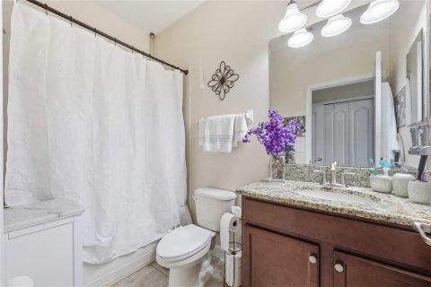 House in Winter Haven, Florida 4 bedrooms, 212 sq.m. № 2232494 - photo 12