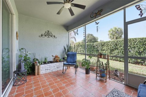 House in Winter Haven, Florida 4 bedrooms, 212 sq.m. № 2232494 - photo 14