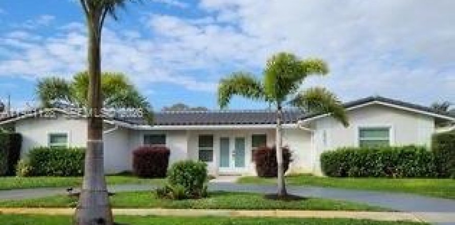 Дом в Холливуд, Флорида 3 спальни, 157.19м2 № 1998328