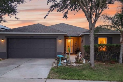 House in Clermont, Florida 3 bedrooms, 174.47 sq.m. № 2096714