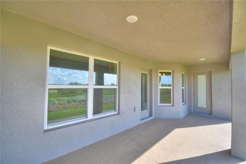 Villa ou maison à vendre à Auburndale, Floride: 4 chambres, 233 m2 № 2315276 - photo 2