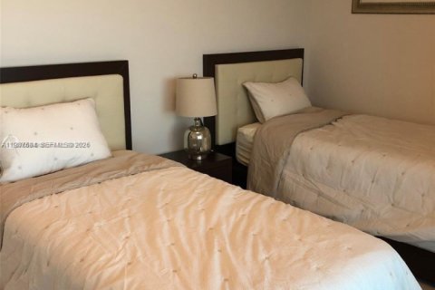 Снять в аренду квартиру в Бэл-Харбор, Флорида 2 спальни, 158.31м2, № 1995513 - фото 20