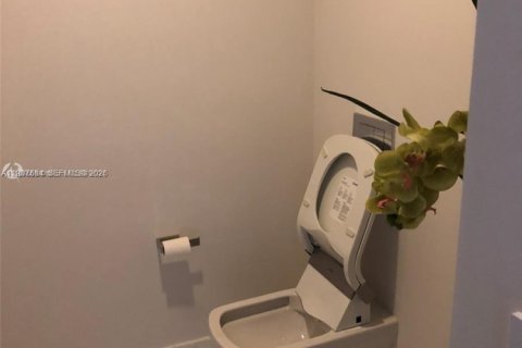 Снять в аренду квартиру в Бэл-Харбор, Флорида 2 спальни, 158.31м2, № 1995513 - фото 13