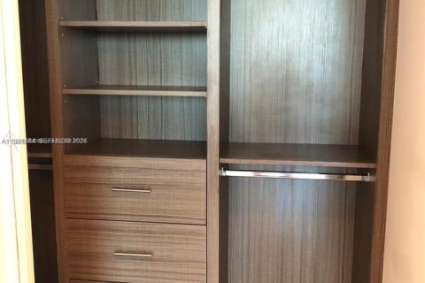 Снять в аренду квартиру в Бэл-Харбор, Флорида 2 спальни, 158.31м2, № 1995513 - фото 23