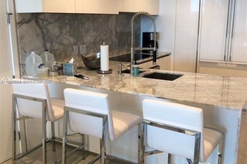 Снять в аренду квартиру в Бэл-Харбор, Флорида 2 спальни, 158.31м2, № 1995513 - фото 4