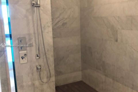 Снять в аренду квартиру в Бэл-Харбор, Флорида 2 спальни, 158.31м2, № 1995513 - фото 18