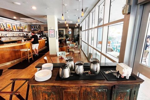 Propiedad comercial en venta en Miami Beach, Florida № 1863199 - foto 6