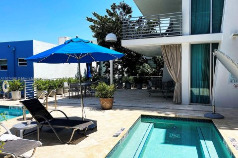 Propiedad comercial en venta en Miami Beach, Florida № 1863199 - foto 10