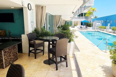 Propiedad comercial en venta en Miami Beach, Florida № 1863199 - foto 9