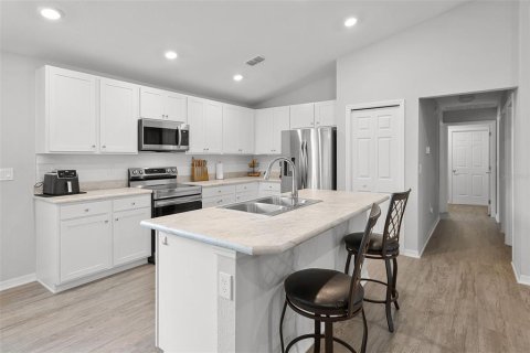 House in Auburndale, Florida 3 bedrooms, 138.61 sq.m. № 1681687 - photo 7