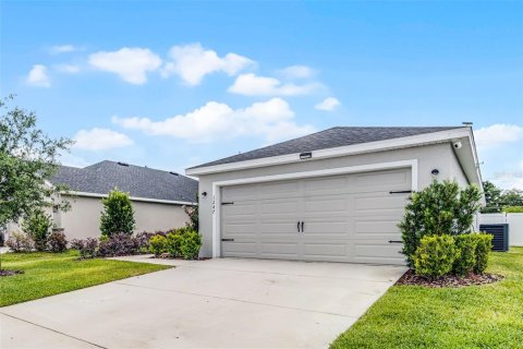 House in Auburndale, Florida 3 bedrooms, 138.61 sq.m. № 1681687 - photo 2