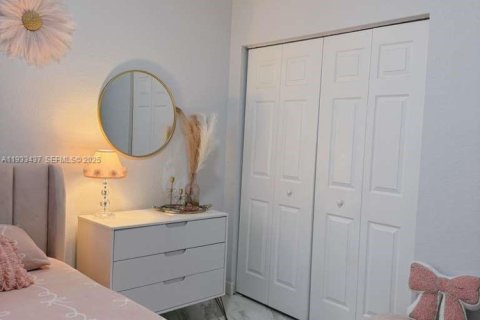 Townhouse in Hialeah, Florida 3 bedrooms, 143.07 sq.m. № 1994106 - photo 19