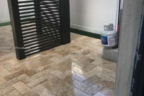 Townhouse in Hialeah, Florida 3 bedrooms, 143.07 sq.m. № 1994106 - photo 24