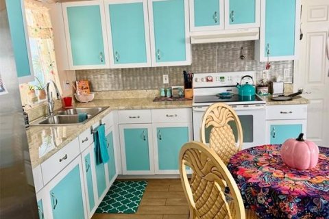 Casa en venta en Floral City, Florida, 2 dormitorios, 129.97 m2 № 2383898 - foto 6