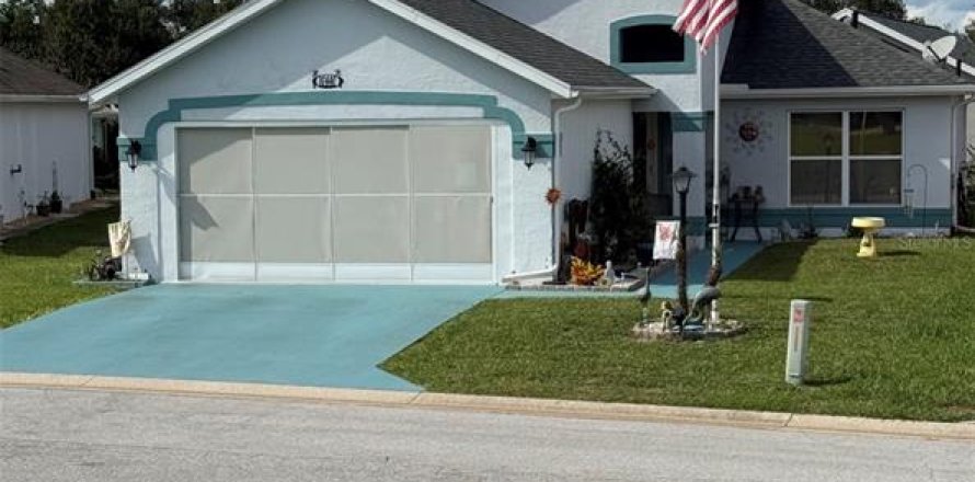Casa en Floral City, Florida 2 dormitorios, 129.97 m2 № 2383898