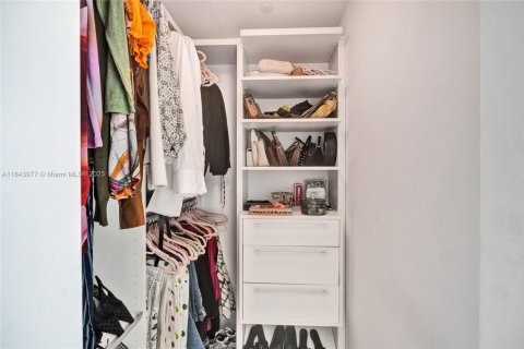 Copropriété à vendre à Miami, Floride: 1 chambre, 81.75 m2 № 1839180 - photo 8