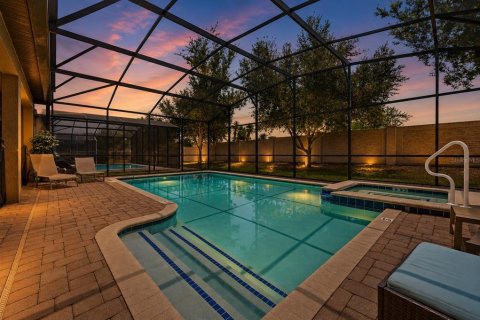 House in Davenport, Florida 8 bedrooms, 447.79 sq.m. № 2123604 - photo 5