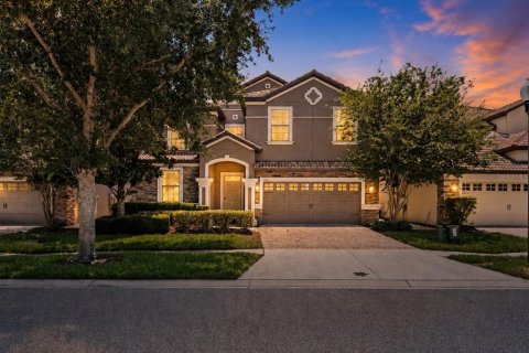 House in Davenport, Florida 8 bedrooms, 447.79 sq.m. № 2123604 - photo 2