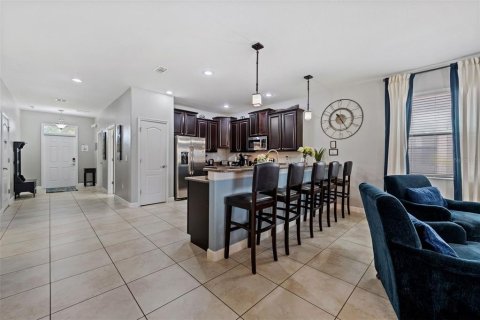 House in Davenport, Florida 8 bedrooms, 447.79 sq.m. № 2123604 - photo 14