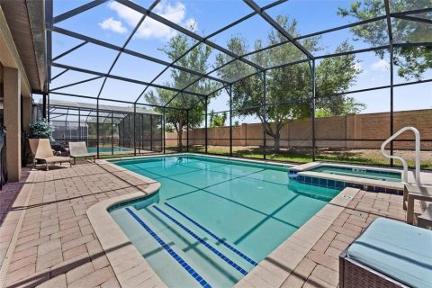 House in Davenport, Florida 8 bedrooms, 447.79 sq.m. № 2123604 - photo 6