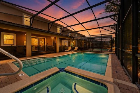House in Davenport, Florida 8 bedrooms, 447.79 sq.m. № 2123604 - photo 7