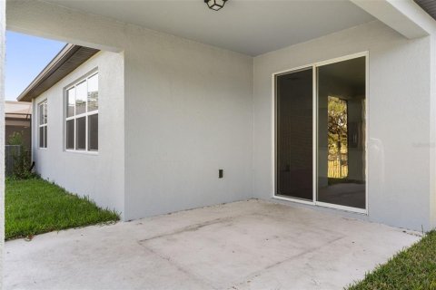 Villa ou maison à louer à Zephyrhills, Floride: 4 chambres, 169.83 m2 № 1788246 - photo 18